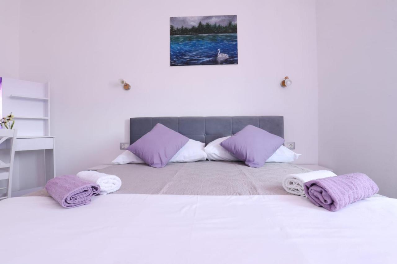 Apartman Teo &Tena โอโทชาส ภายนอก รูปภาพ
